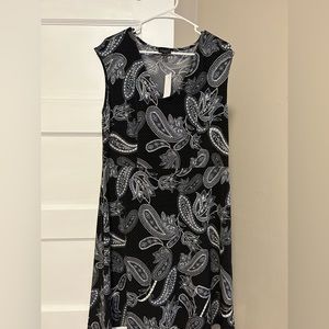 Summer!! Great for work or play! Summer dress. Ann Taylor sleeveless dress.